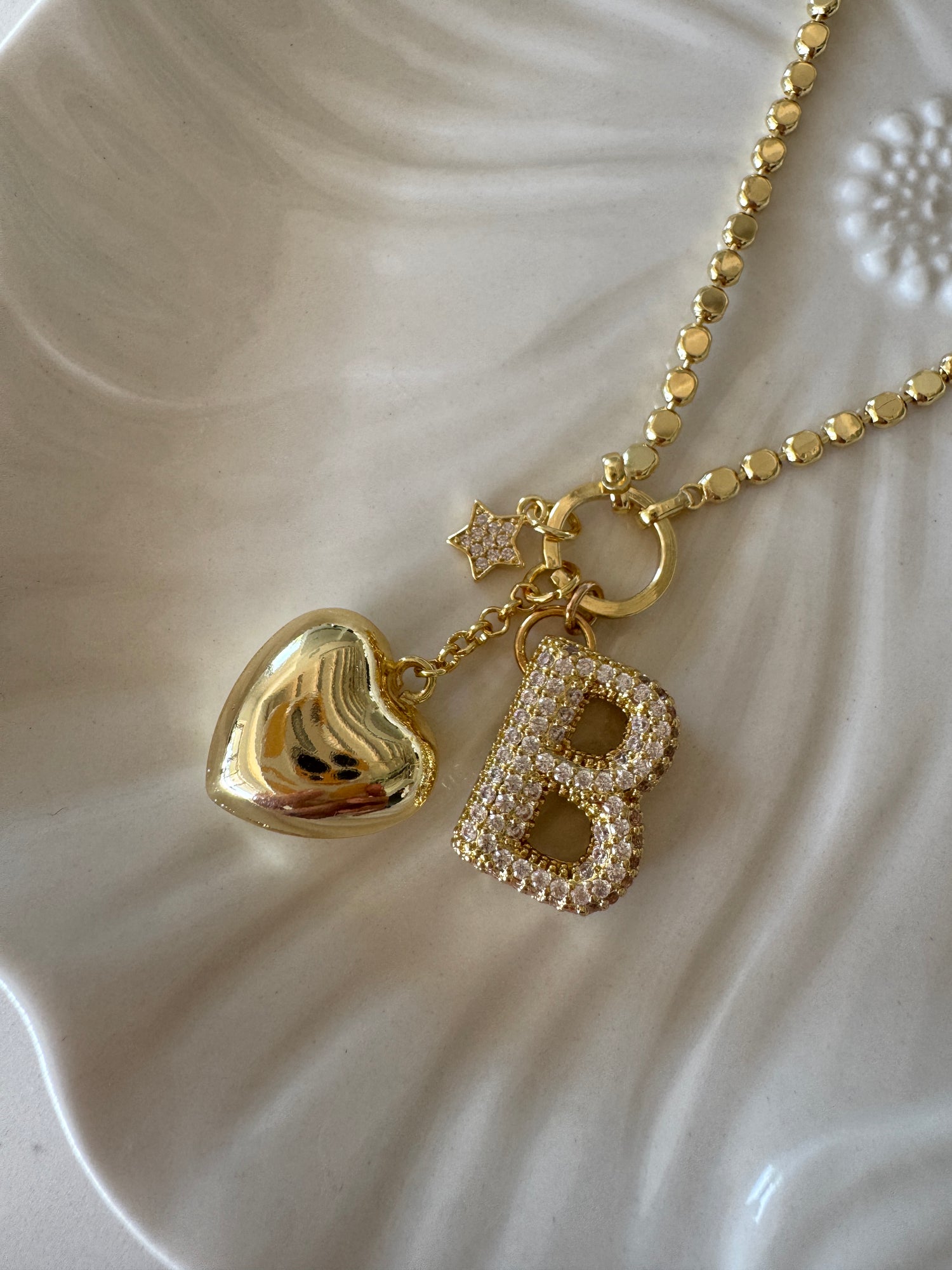 שרשרת אות לבחירה קמילה