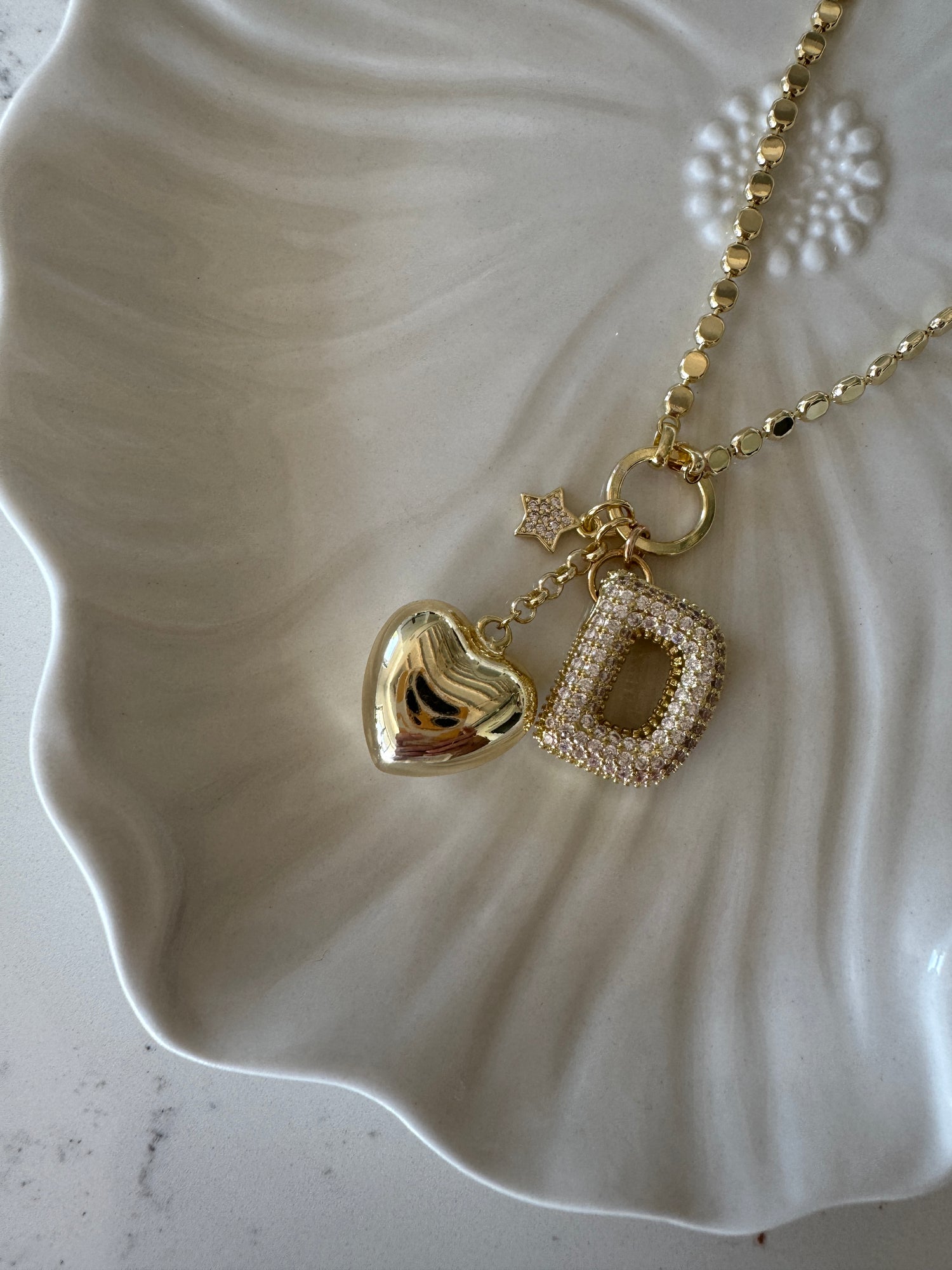 שרשרת אות לבחירה קמילה