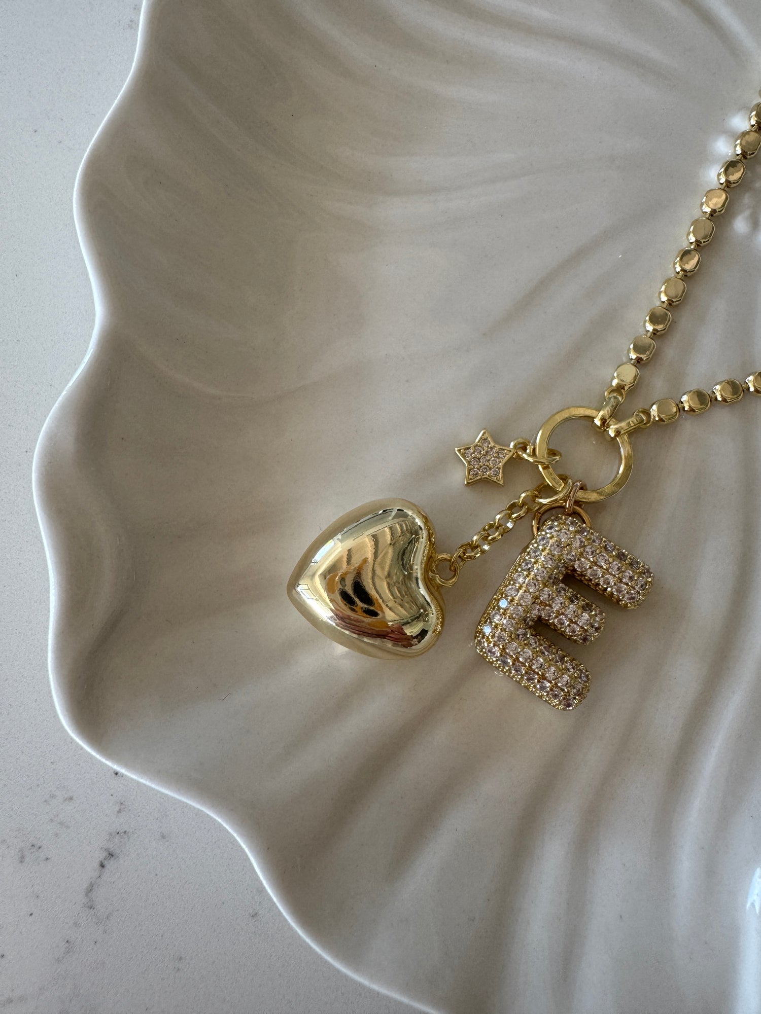 שרשרת אות לבחירה קמילה