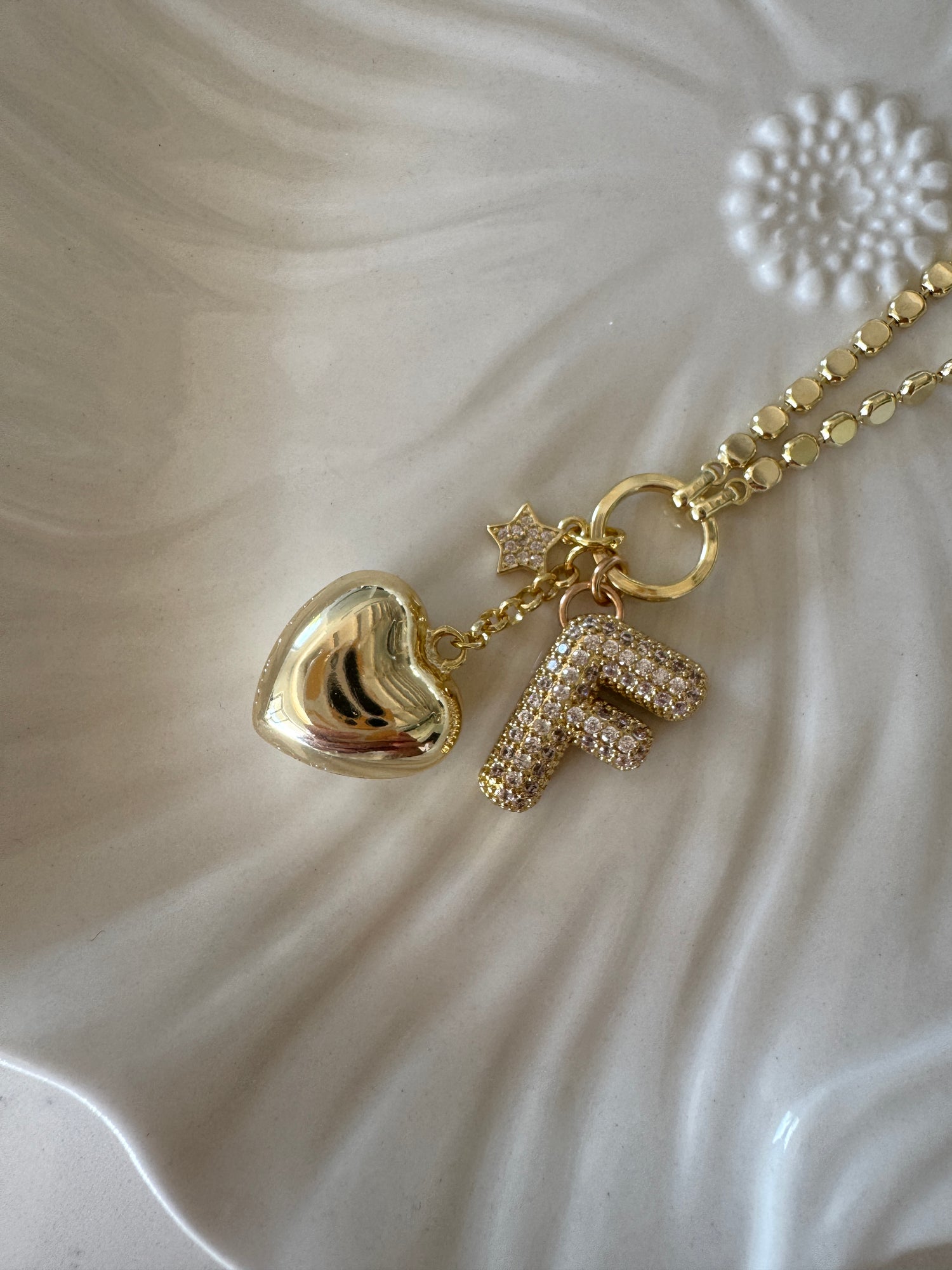 שרשרת אות לבחירה קמילה