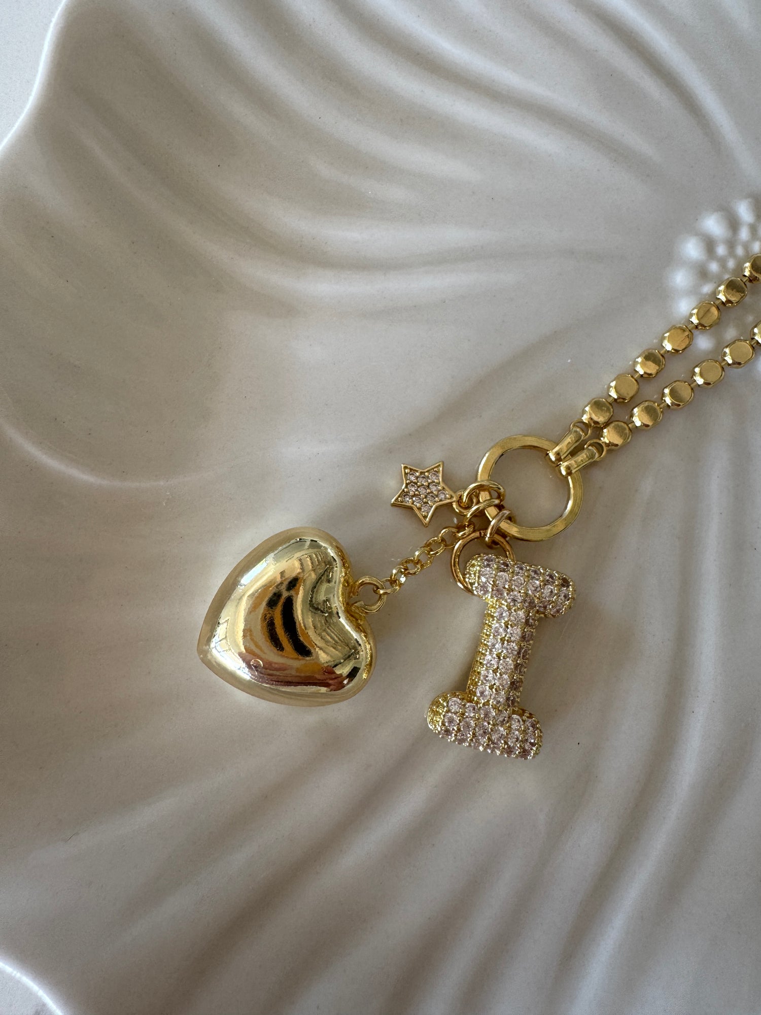 שרשרת אות לבחירה קמילה