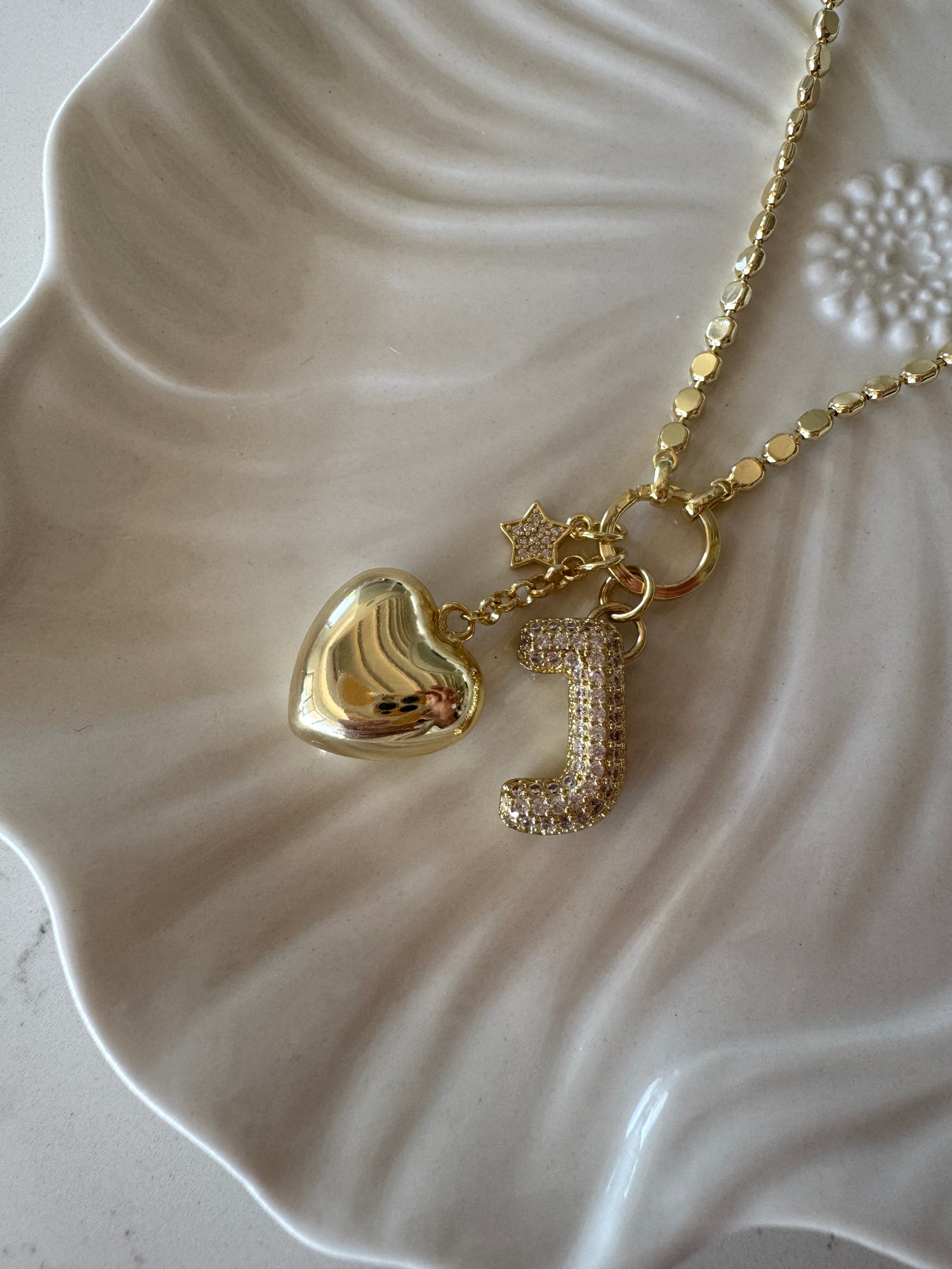 שרשרת אות לבחירה קמילה