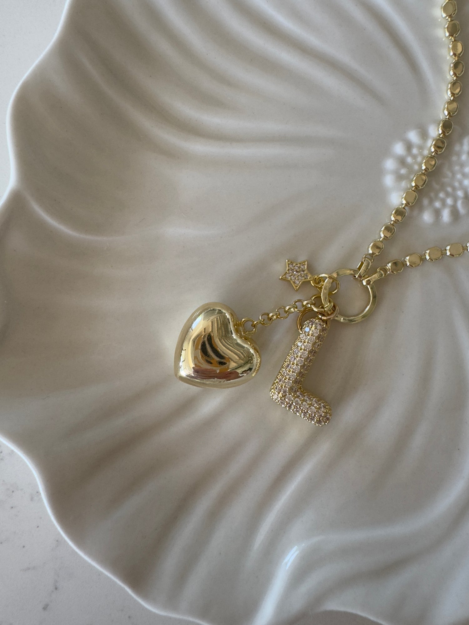 שרשרת אות לבחירה קמילה