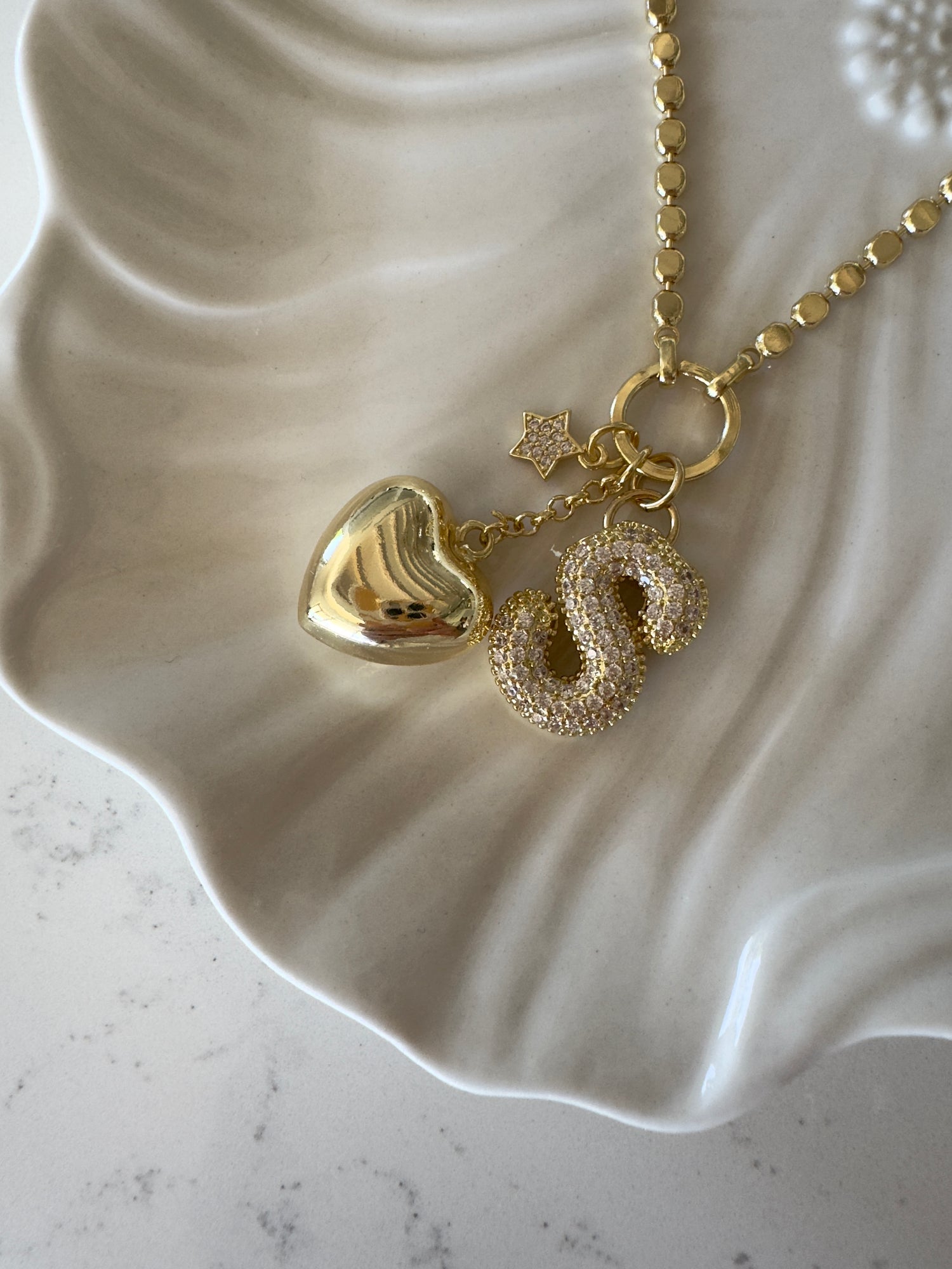 שרשרת אות לבחירה קמילה